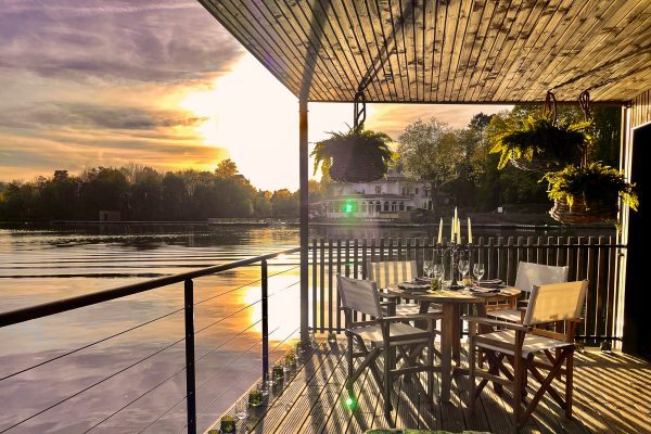 Brindos, Lac & Château – Hotel-Dreams-of-Luxury