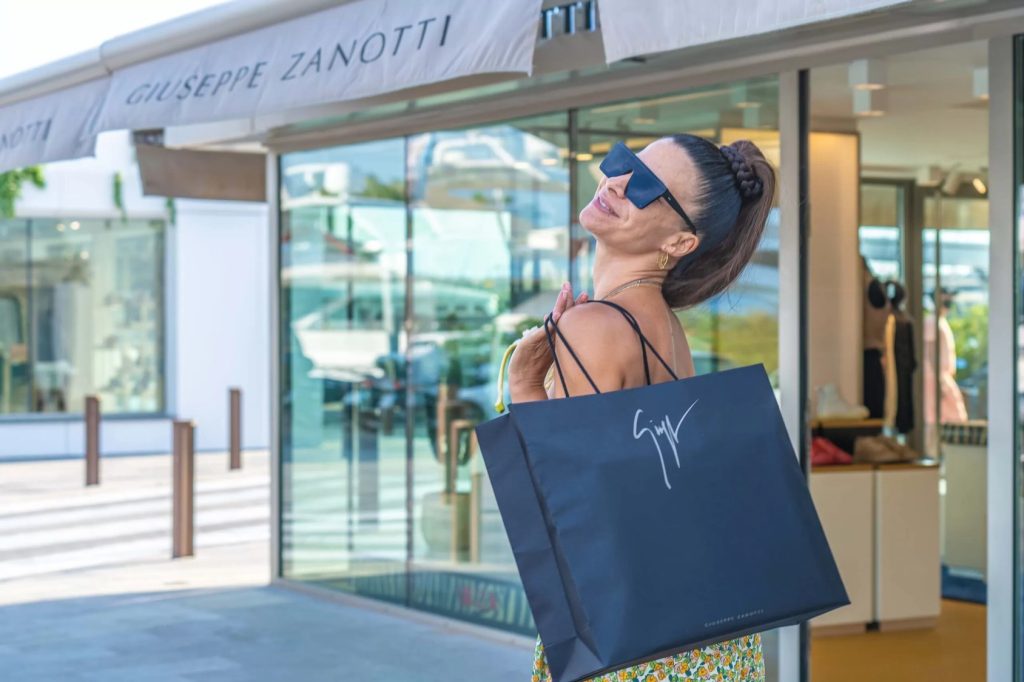 marina-ibiza-shopping-Dreams-of-Luxury
